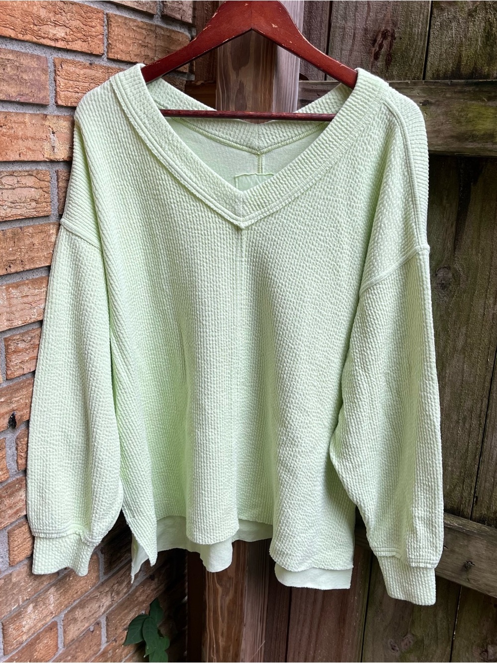 Aerie Oversized Light Lime Green V-Neck Textured Pullover